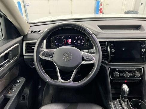 Used 2023 Volkswagen Atlas SE w/ Panoramic Sunroof Package FWD image 11