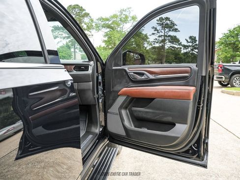 Used 2024 GMC Yukon Denali Ultimate w/ LPO, Floor Liner Package AWD/4WD image 24