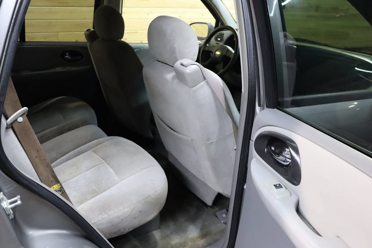 Used 2006 Chevrolet TrailBlazer LS w/ LS Preferred Equipment Group RWD image 39