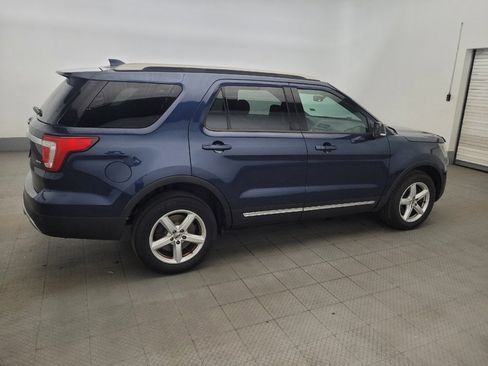 Used 2016 Ford Explorer XLT w/ Equipment Group 202A AWD/4WD image 10