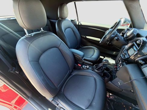 Used 2019 MINI Cooper Signature w/ Signature Upholstery Package image 14