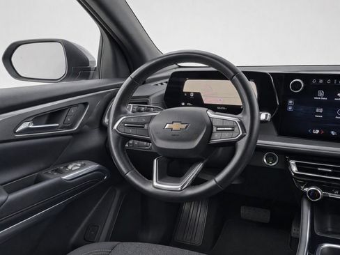 Used 2024 Chevrolet Traverse LT FWD image 34