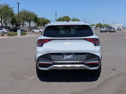 Used 2023 Kia Sportage EX FWD image 4