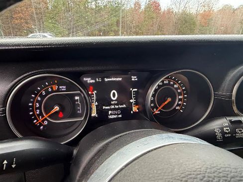 Used 2019 Jeep Wrangler Unlimited Sahara image 24