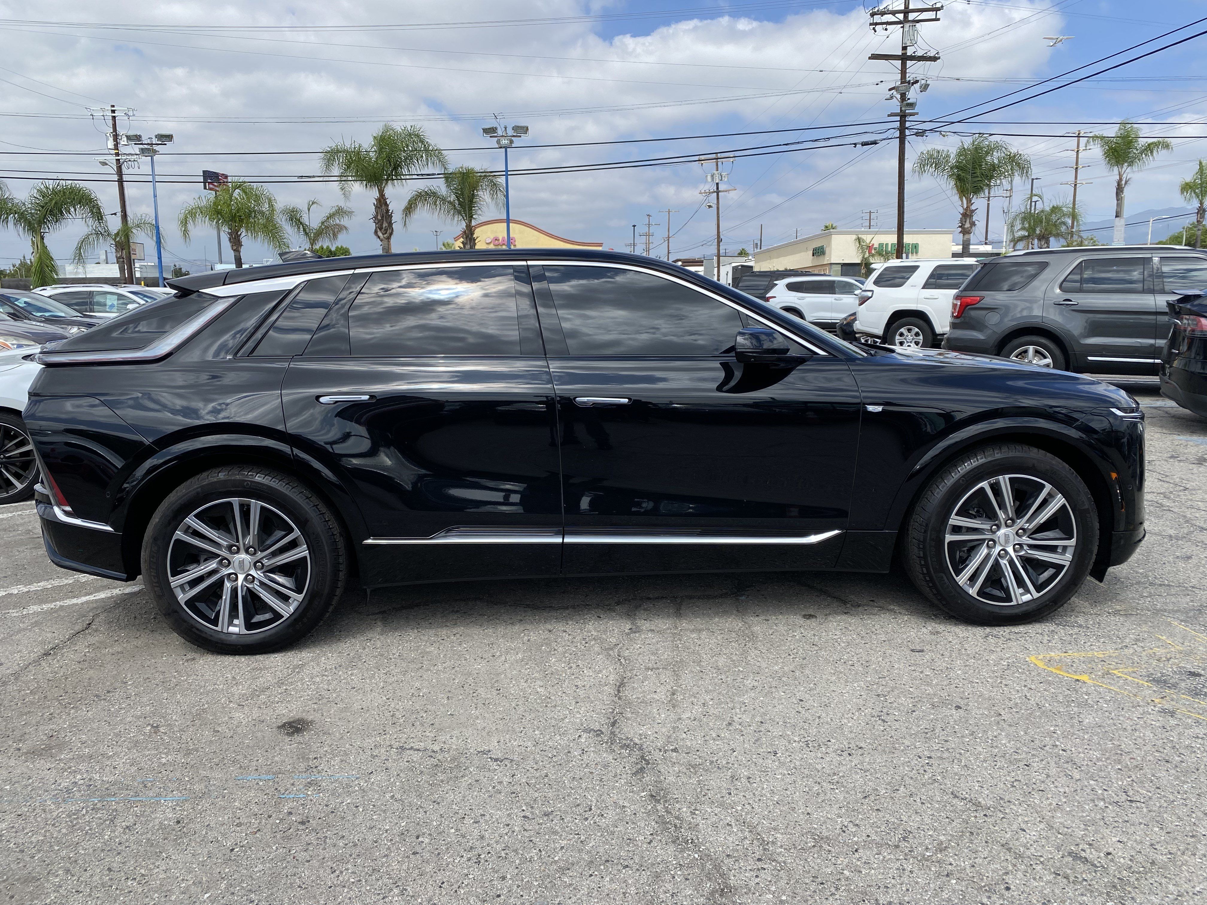 Used 2024 Cadillac Lyriq Luxury RWD image 10