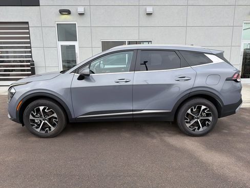 Certified 2023 Kia Sportage EX image 3