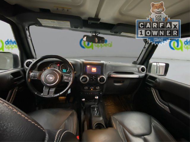 Used 2014 Jeep Wrangler Unlimited Sahara w/ Dual Top Group AWD/4WD image 27
