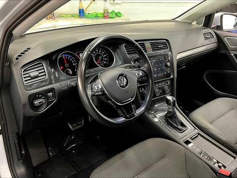 Used 2019 Volkswagen e-Golf SE w/ Driver Assistance Package image 16