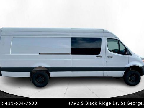 Used 2025 Mercedes-Benz Sprinter 2500 image 6