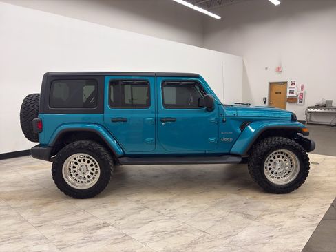 Used 2020 Jeep Wrangler Unlimited Sahara w/ Uconnect 4C Nav & Sound Group image 8