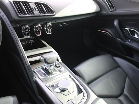 Used 2018 Audi R8 V10 w/ Carbon Exterior Package image 49