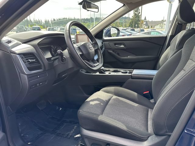Used 2025 Nissan Rogue SV AWD/4WD image 9