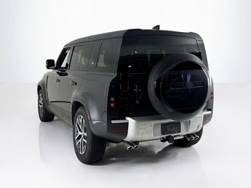 Used 2024 Land Rover Defender 110 SE AWD/4WD image 3