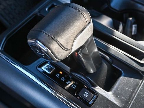 Used 2025 Ford F150 Lariat w/ Equipment Group 501A Mid image 22