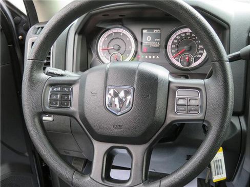 Used 2017 RAM 2500 Tradesman w/ Chrome Appearance Group AWD/4WD image 9