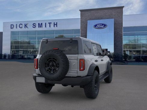 New 2026 Ford Bronco Outer Banks w/ Sasquatch Package image 8