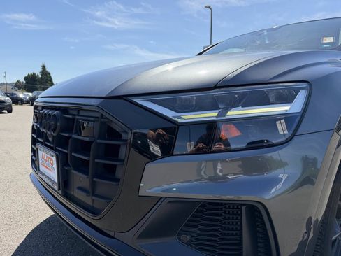 Used 2020 Audi Q8 Premium Plus w/ Premium Plus Package AWD/4WD image 12