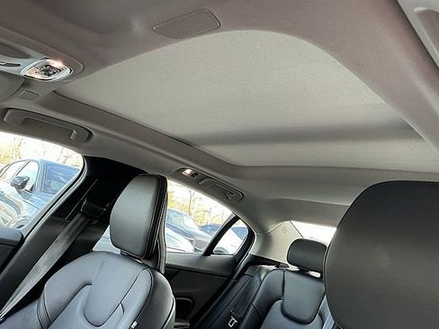 Used 2021 Volvo S60 T5 Momentum w/ Climate Package image 17