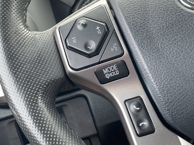 Used 2018 Toyota Tacoma Limited RWD image 24