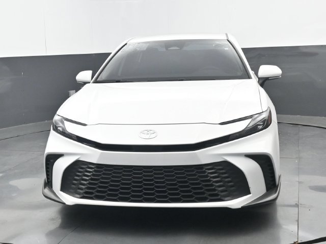Used 2026 Toyota Camry SE FWD image 5