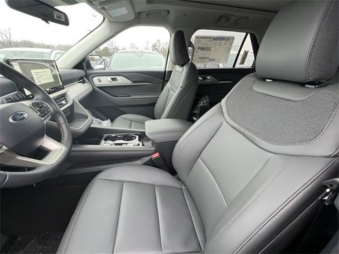 New 2026 Ford Explorer Active w/ Active Comfort Package image 12