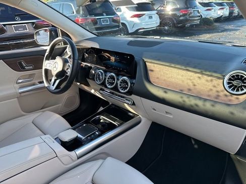 Certified 2023 Mercedes-Benz GLA 250 image 32