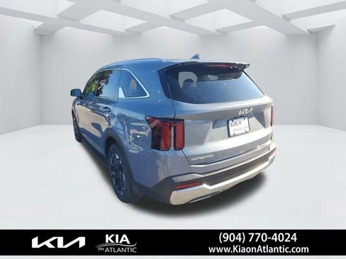 New 2025 Kia Sorento S FWD image 3