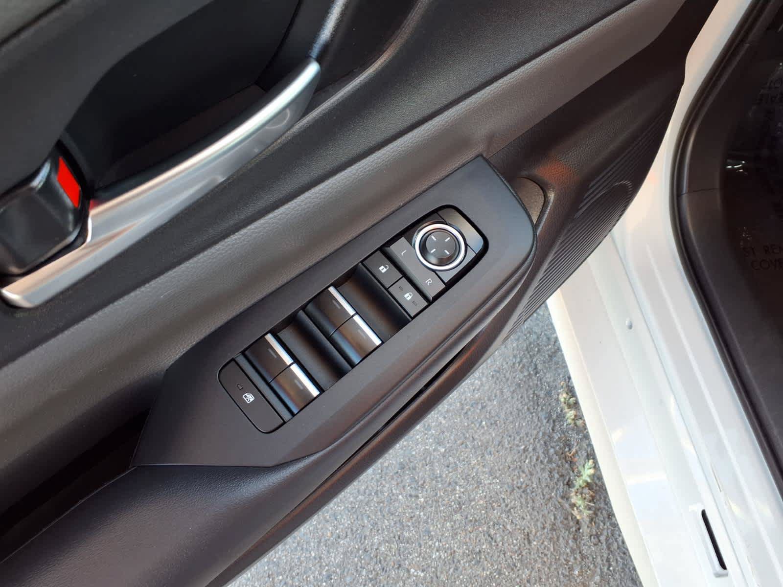 Certified 2026 Toyota Prius XLE FWD image 15