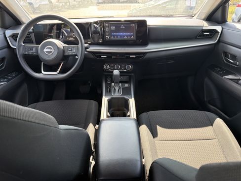 Used 2025 Nissan Kicks S FWD image 4