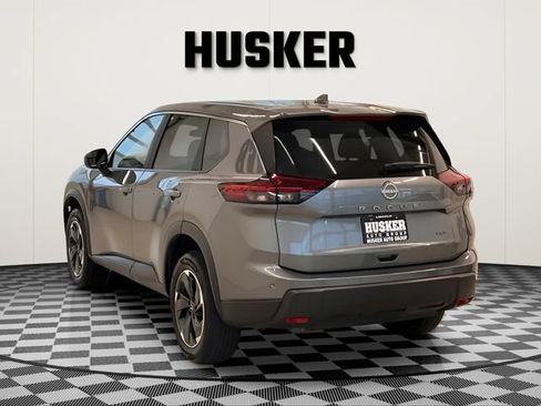 Used 2025 Nissan Rogue SV AWD/4WD image 7