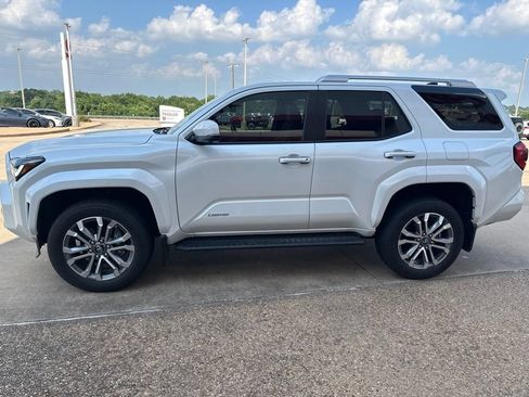Used 2025 Toyota 4Runner Limited RWD image 3