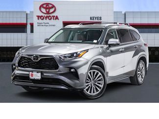 Certified 2025 Toyota Highlander Limited AWD/4WD video 1