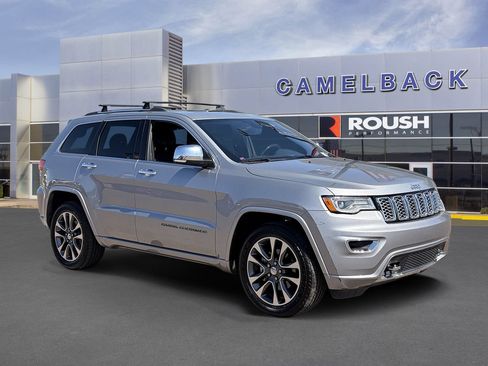 Used 2017 Jeep Grand Cherokee Overland RWD image 8