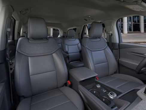 New 2025 Ford Explorer Active w/ Active Comfort Package image 10