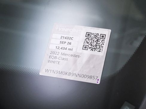 Certified 2022 Mercedes-Benz EQB 300 4MATIC image 29