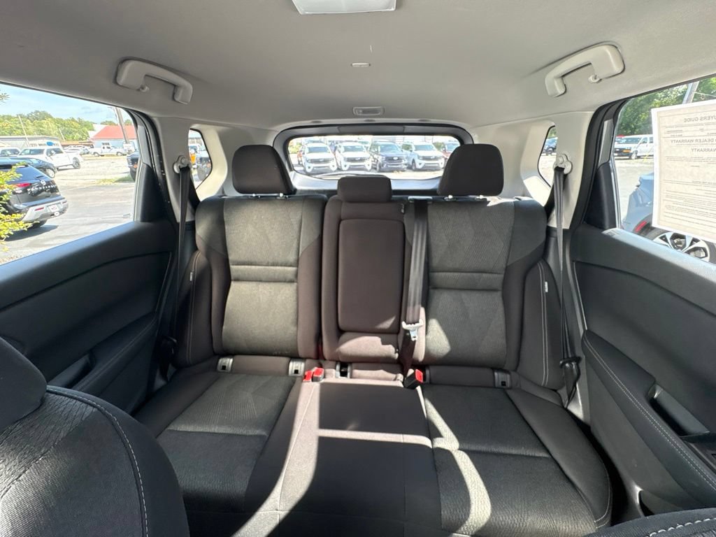 Used 2024 Nissan Rogue SV FWD image 25
