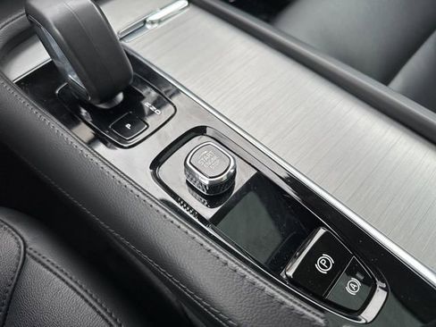 Certified 2023 Volvo XC90 B5 Core w/ Climate Package image 30