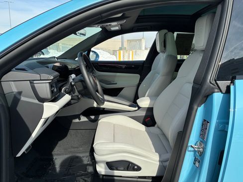 New 2026 Porsche Macan 4S Electric image 5