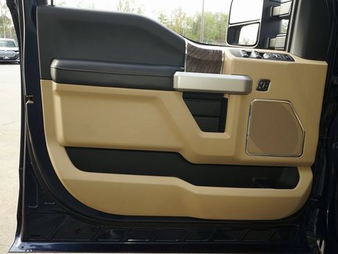 Used 2019 Ford F250 Lariat w/ Lariat Ultimate Package image 21