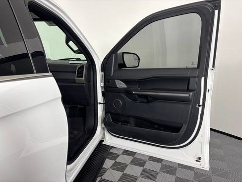 Used 2019 Ford Expedition Max XLT w/ Equipment Group 201A AWD/4WD image 28