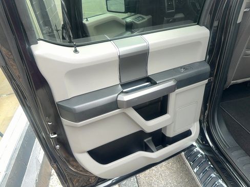 Used 2019 Ford F150 XLT w/ Equipment Group 302A Luxury AWD/4WD image 11