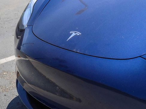 Used 2018 Tesla Model 3 RWD image 3