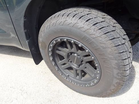 Used 2008 Toyota Tundra SR5 w/ TRD Off-Road Pkg AWD/4WD image 11