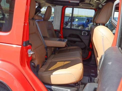 Used 2021 Jeep Wrangler Unlimited Sahara w/ Cold Weather Group AWD/4WD image 29