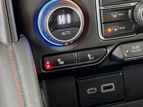 Used 2024 Chevrolet Suburban RST w/ Luxury Package image 21