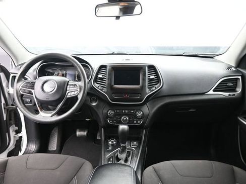 Used 2019 Jeep Cherokee Latitude w/ Popular Appearance Group image 28