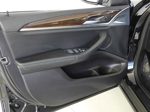 Certified 2023 BMW X4 xDrive30i w/ Convenience Package image 11