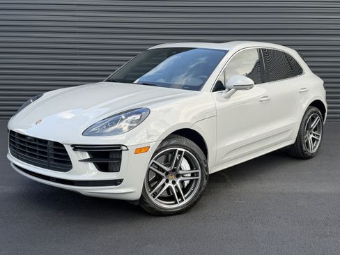 Certified 2021 Porsche Macan Turbo AWD/4WD image 1