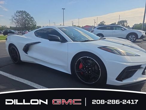 Used 2021 Chevrolet Corvette Stingray Coupe w/ Z51 Performance Package RWD image 19