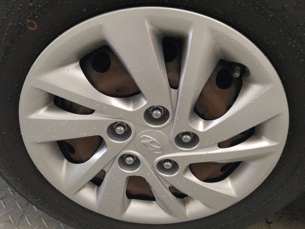 Used 2020 Hyundai Elantra SE FWD image 31